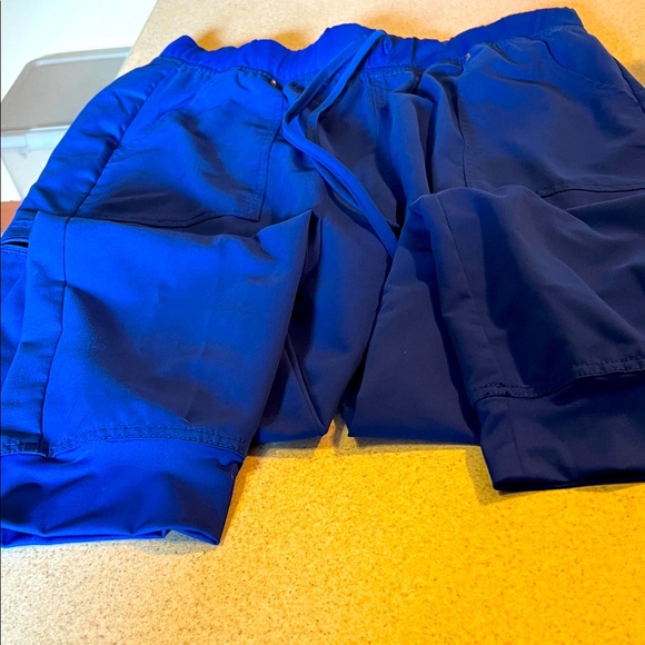 Blue Cargo scrub pants barely worn - Picture 1 of 1